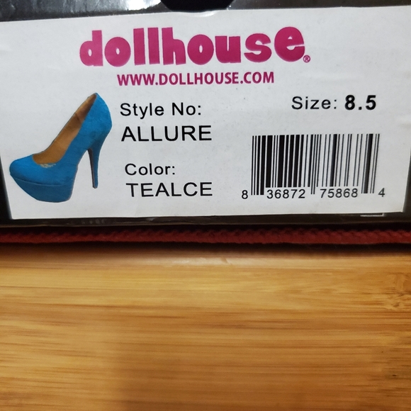 Heels - Picture 4 of 4